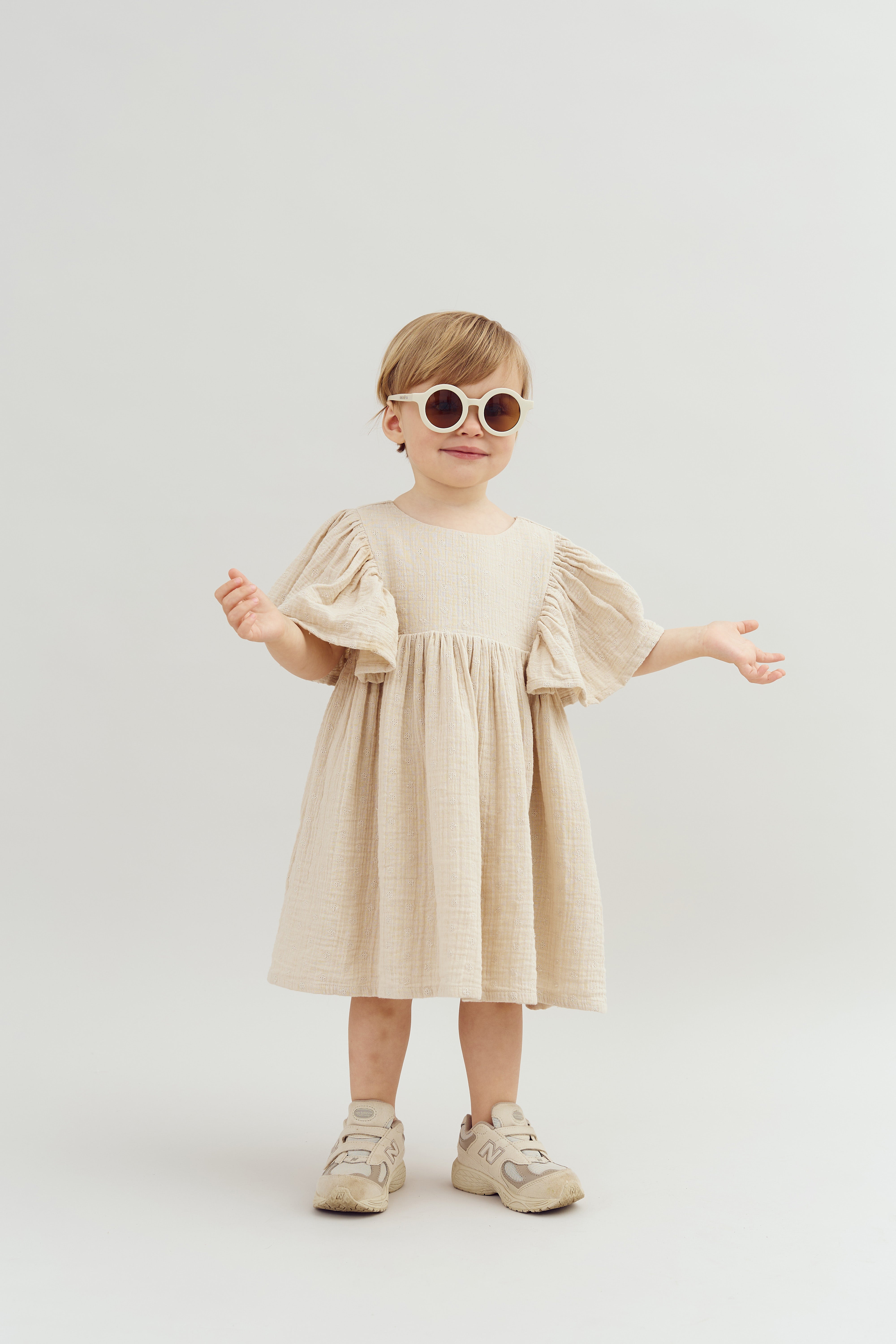 Musselinkleid mit Schmetterlingsärmeln und Stickerei - Light Beige | 100243 Ella