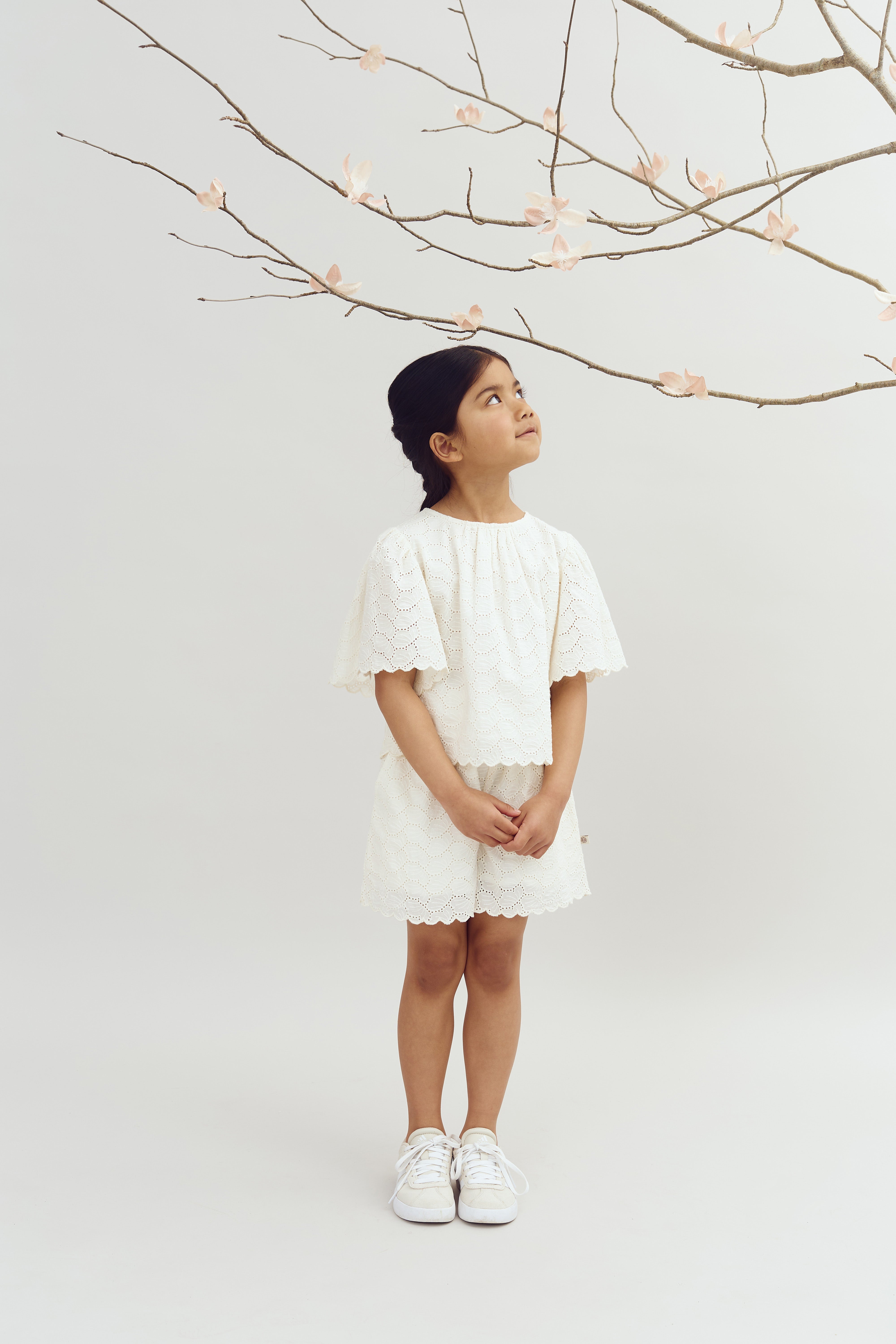 Schmetterlingsstickerei Shorts - Off White | 100310 Karla