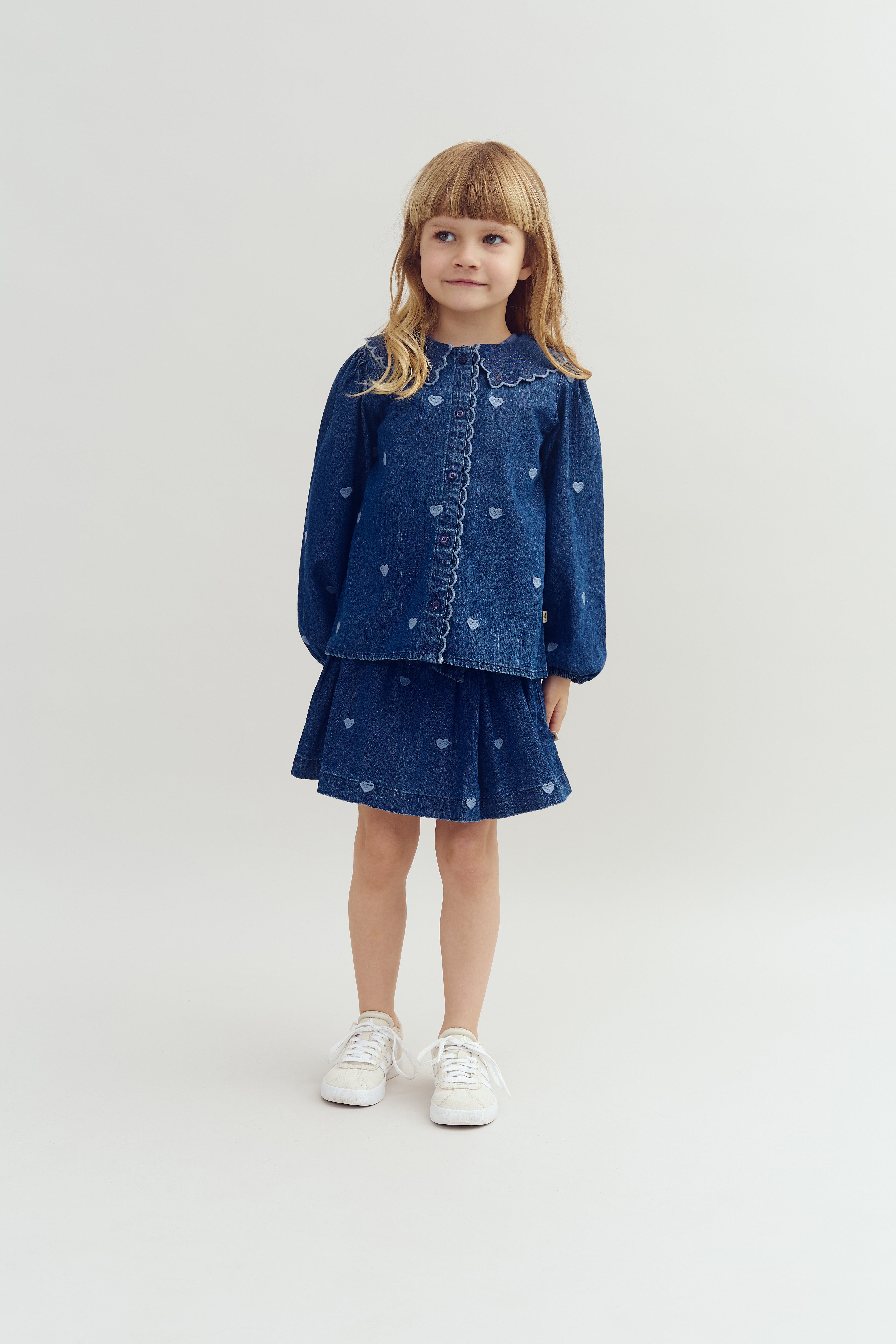 Jeanshemd mit Stickerei - Dark Blue Denim with Blue Heart | 100178 Debbie
