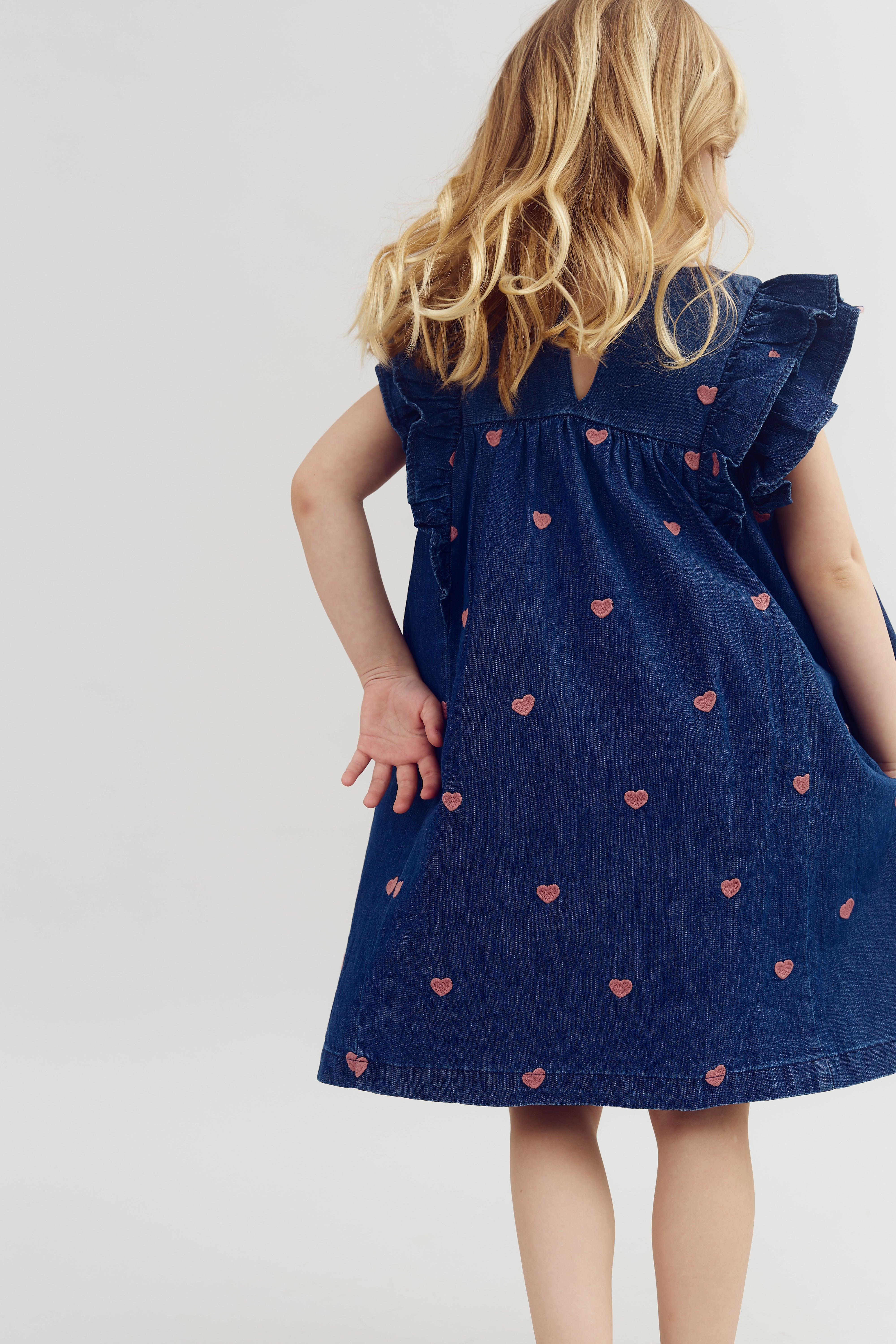 Jeanskleid mit Stickerei - Dark Blue Denim with Rose Heart | 100184 Debbie