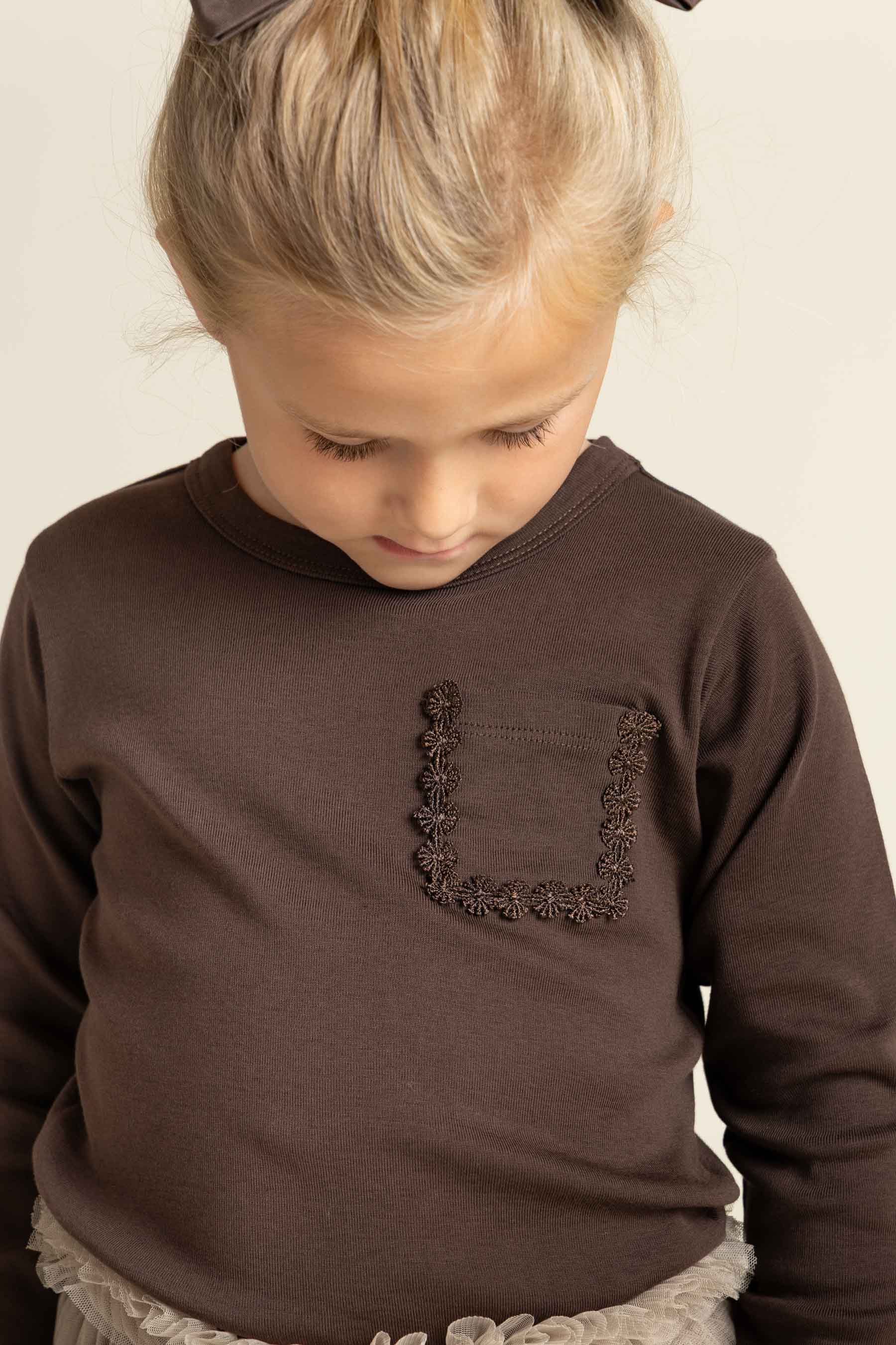 Langarm-T-Shirt mit Brusttasche - Kids - Chocolate | 100870 Sienna