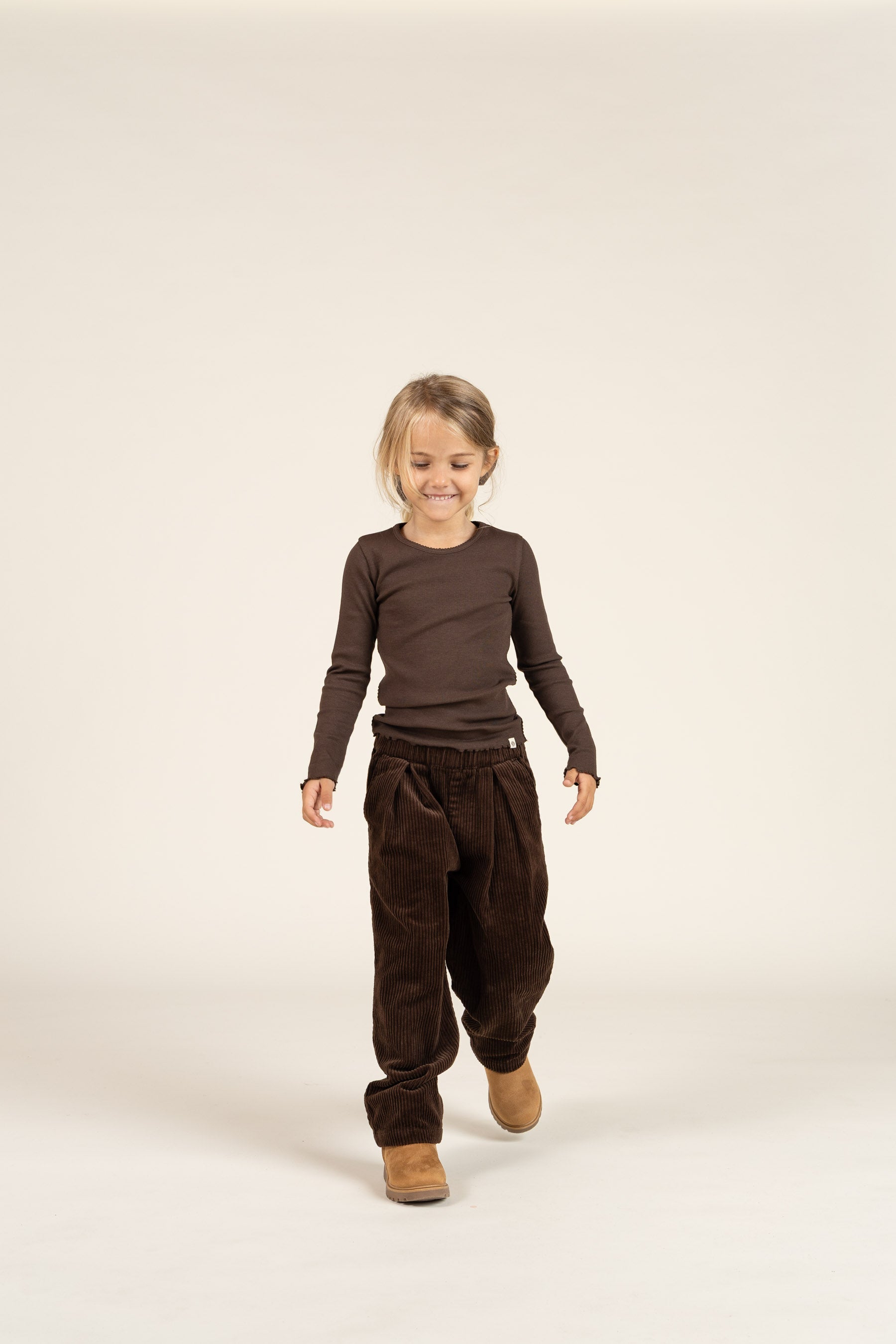 Langärmeliges T-Shirt aus Modalripp mit Picot-Rand - Kids - Chocolate | 100576 Mia