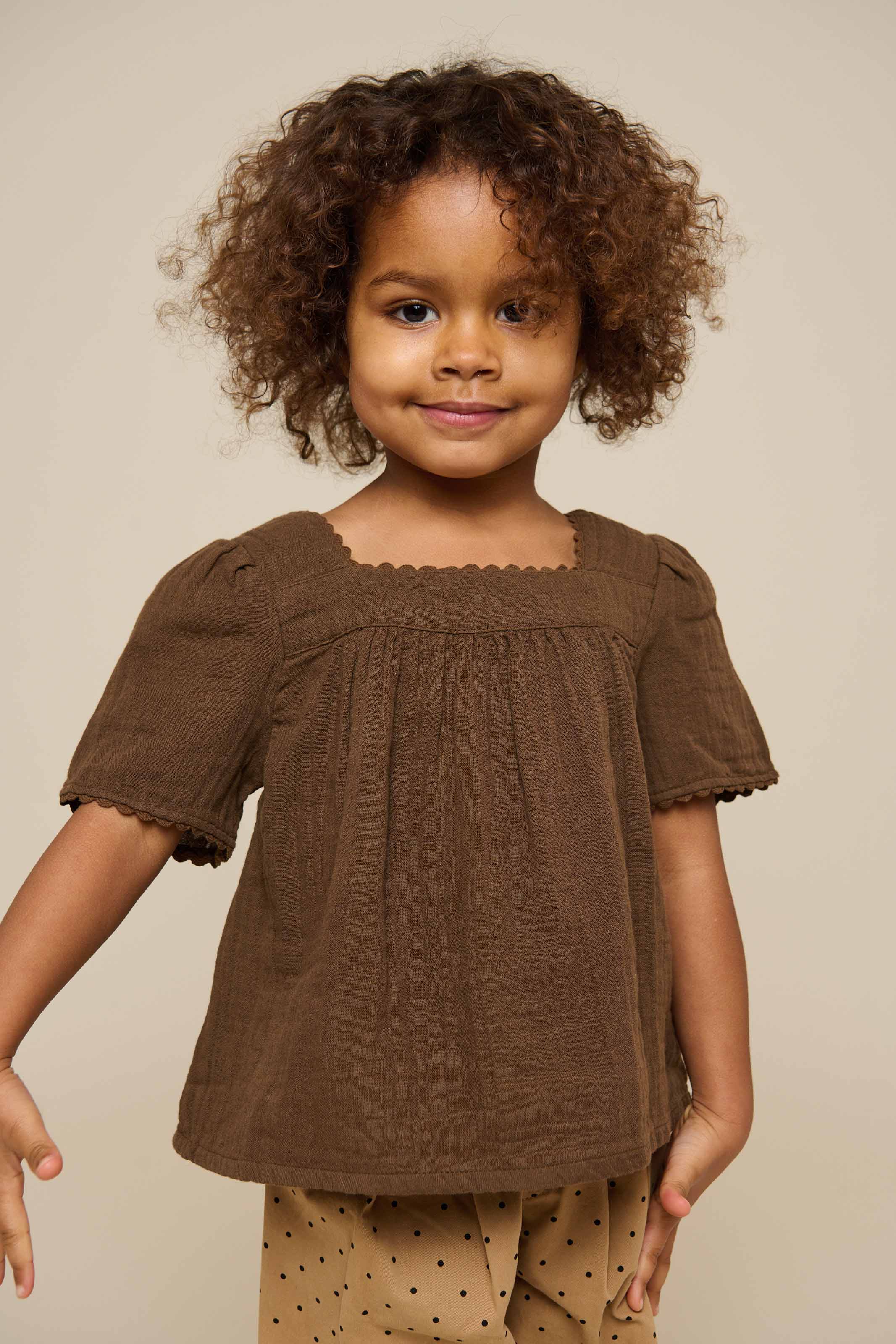 Gauze-Bluse mit Kurzen Ärmeln - Kids - Dark Brown | 100916 Jasmine