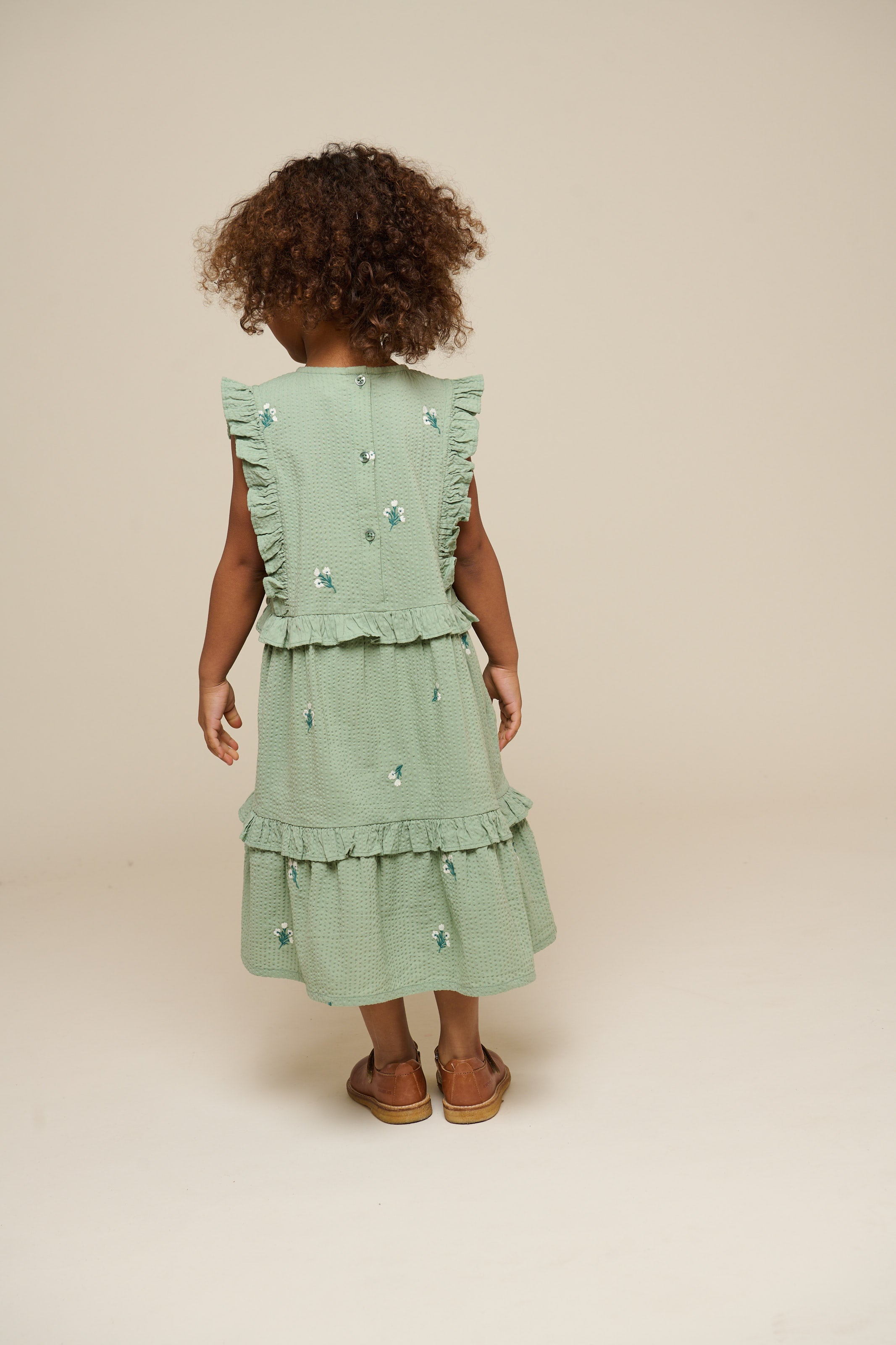 Besticktes Seersucker-Kleid - Kids - Dusty Green | 100976 Nora