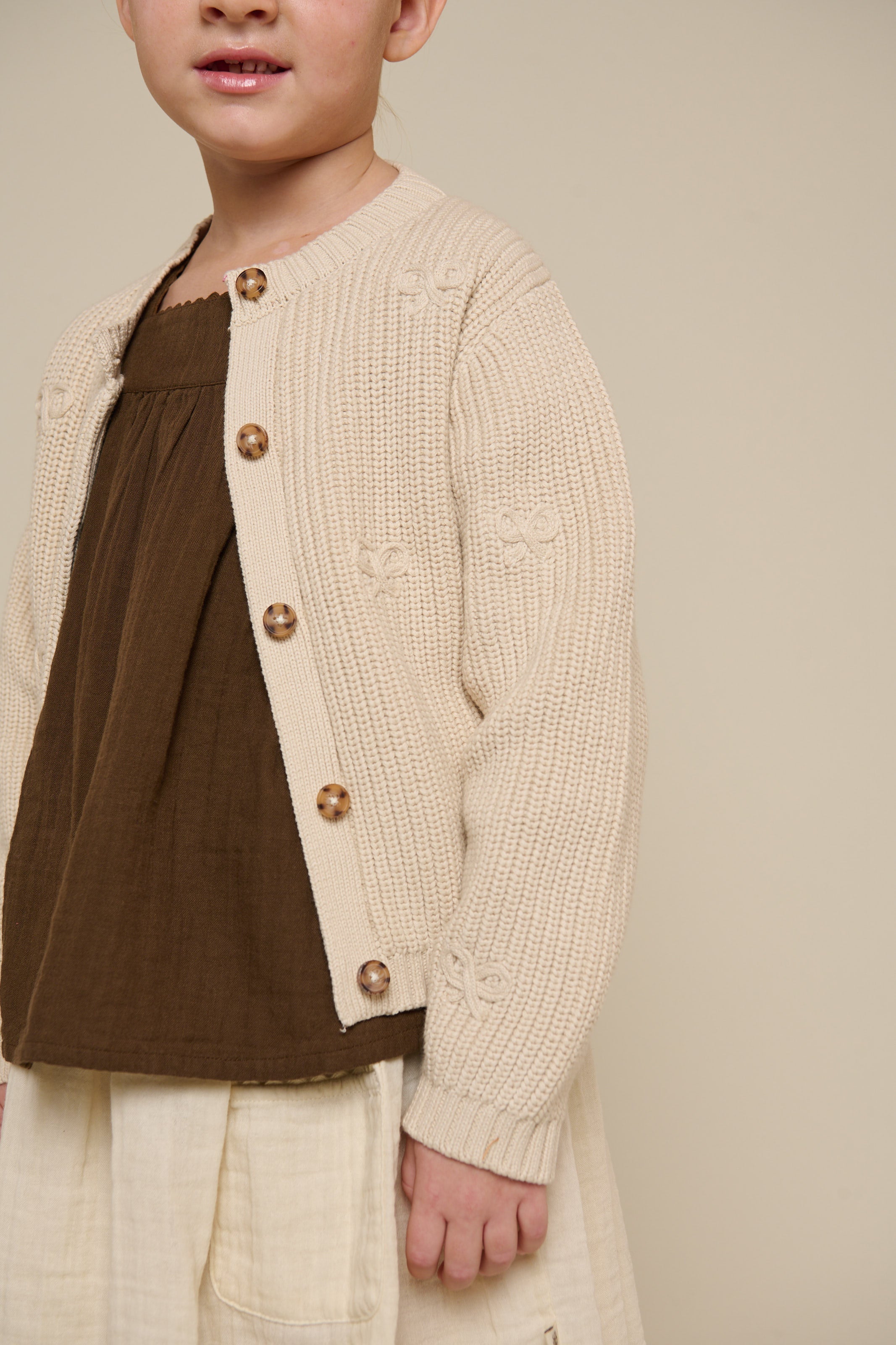 Baumwollstrickjacke mit Schleifen - Tween - Nature | 100791 Freya