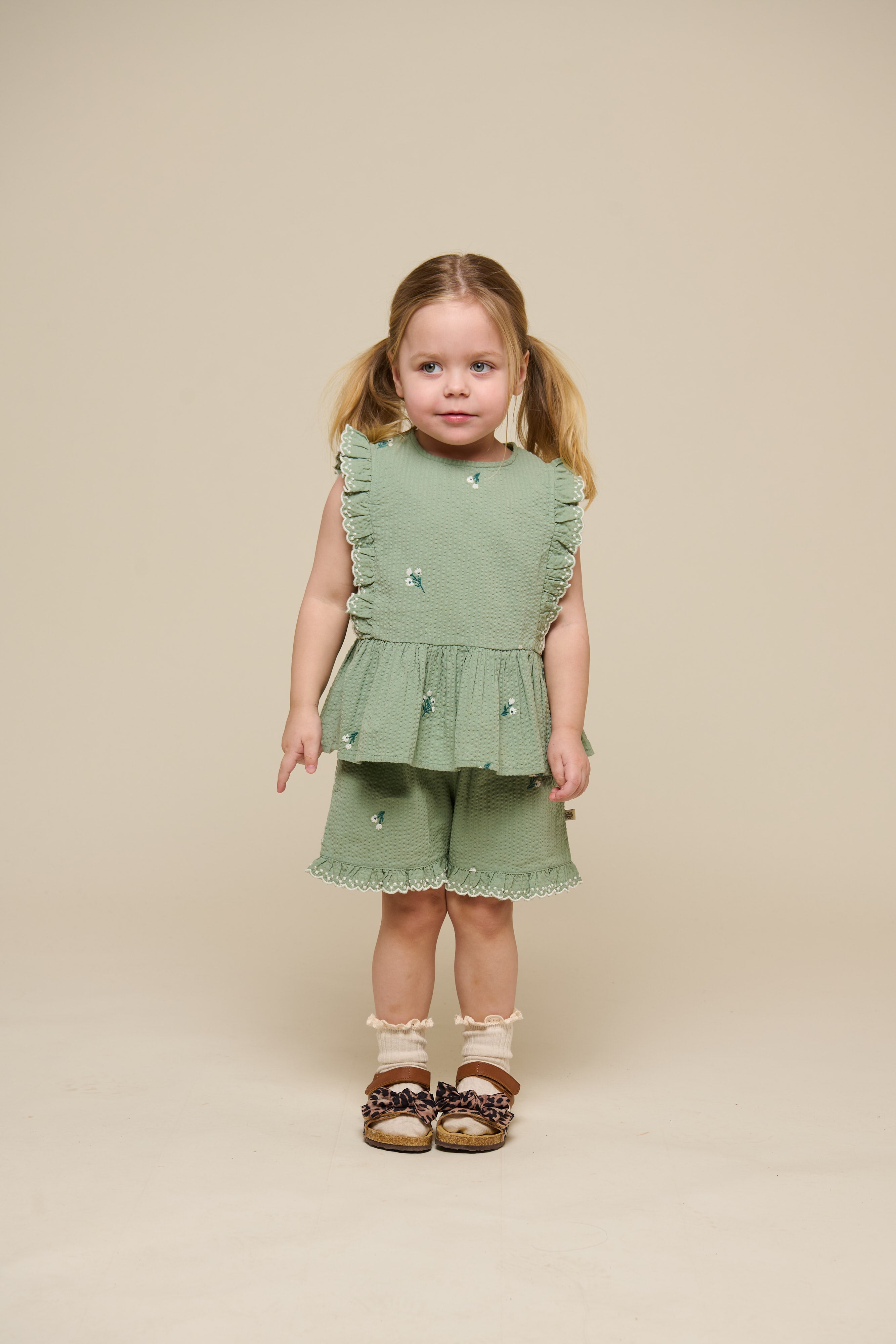 Besticktes Seersucker-Top - Kids - Dusty Green | 100980 Nora