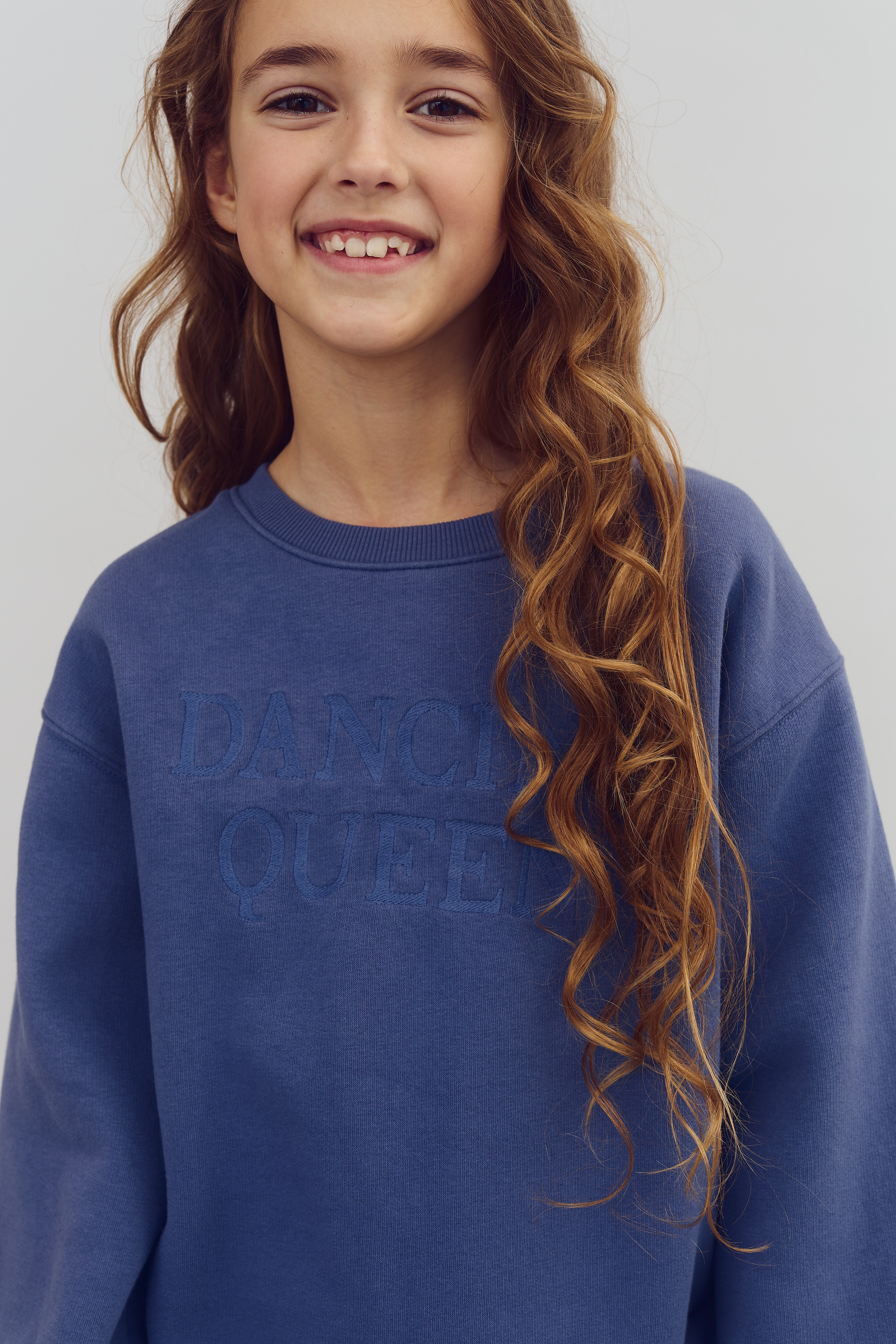 Sweatshirt in Übergröße mit Stickerei - Tweens - Vintage Blue