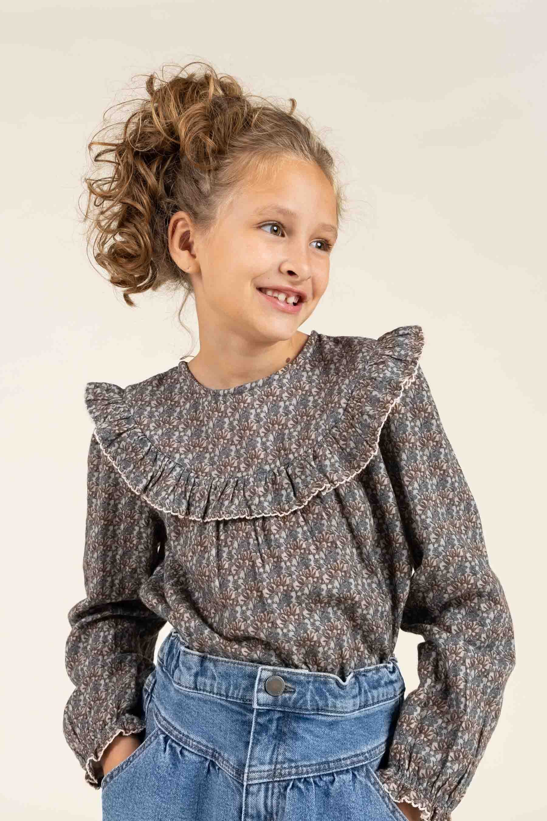 Bedruckte Zwei-Wege-Bluse aus doppelter Gaze - Tween - Blue / Brown | 100730 Maggie