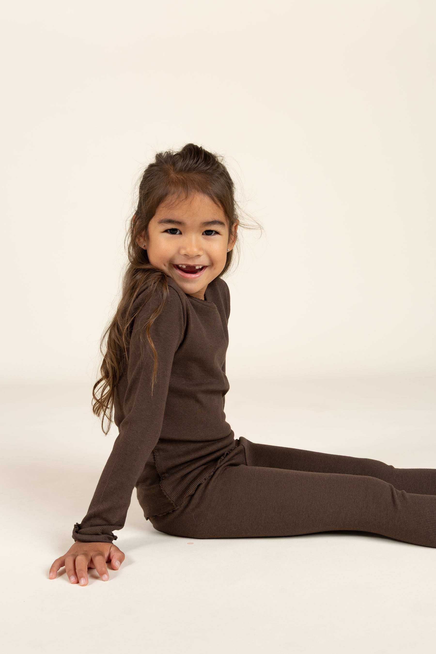 Langärmeliges T-Shirt aus Modalripp mit Picot-Rand - Kids - Chocolate | 100576 Mia