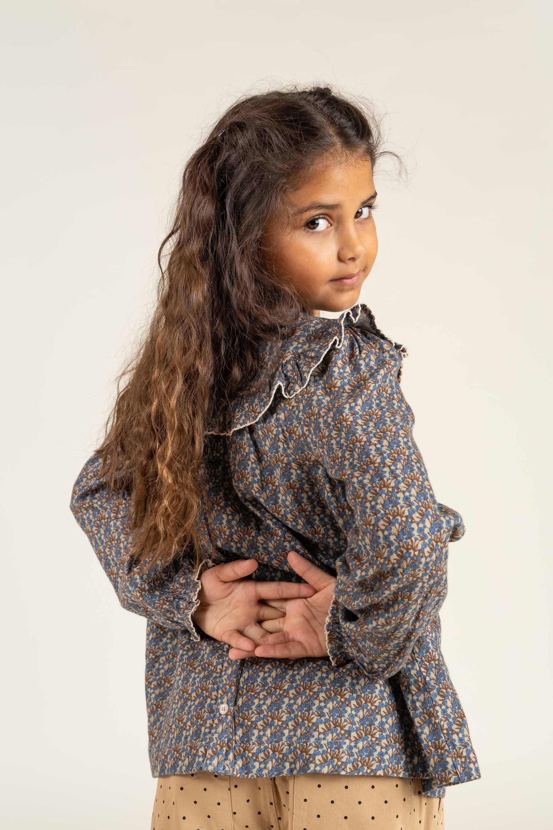 Bedruckte Zwei-Wege-Bluse aus doppelter Gaze - Tween - Blue / Brown | 100730 Maggie