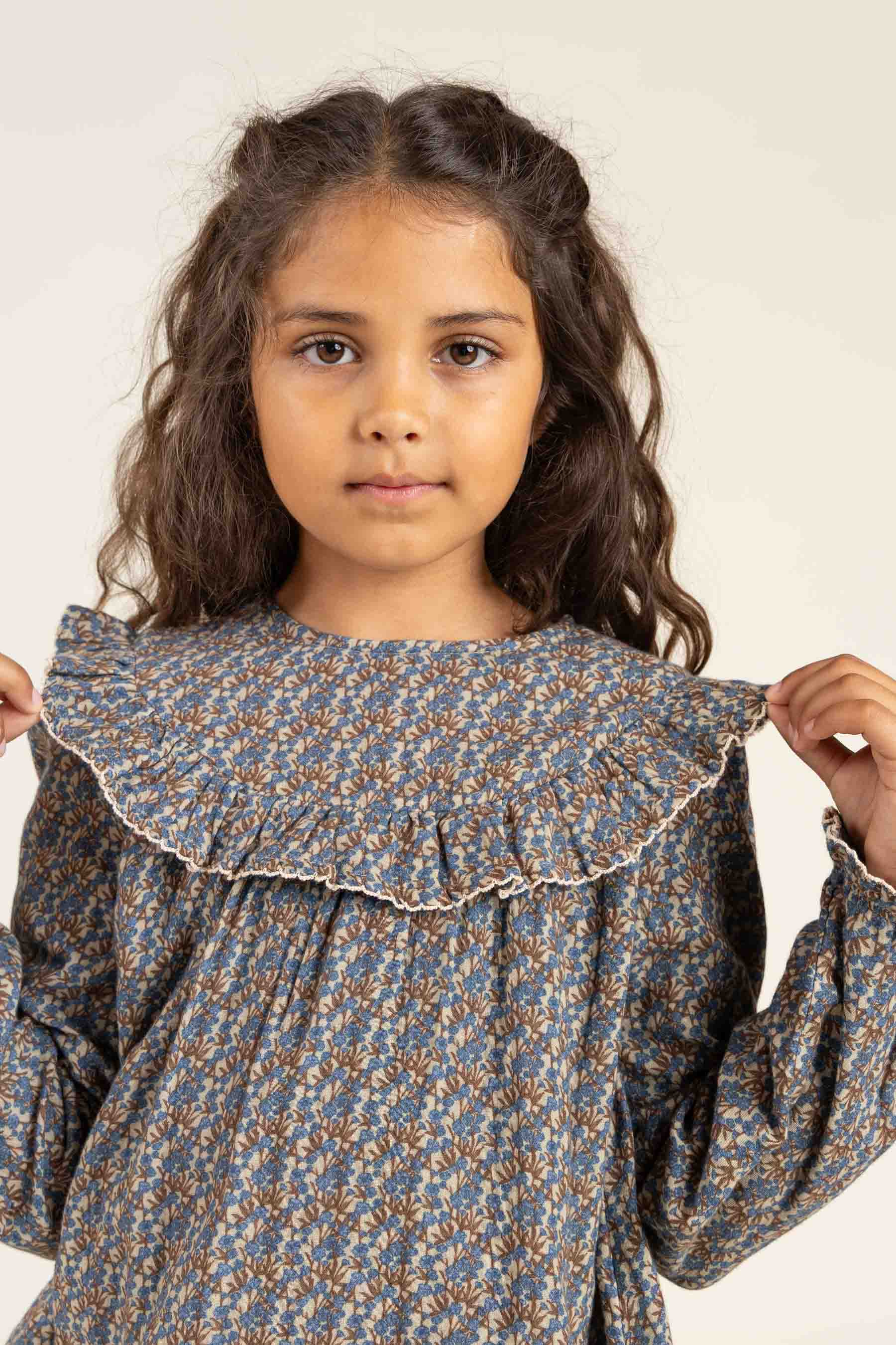 Bedruckte Zwei-Wege-Bluse aus doppelter Gaze - Tween - Blue / Brown | 100730 Maggie