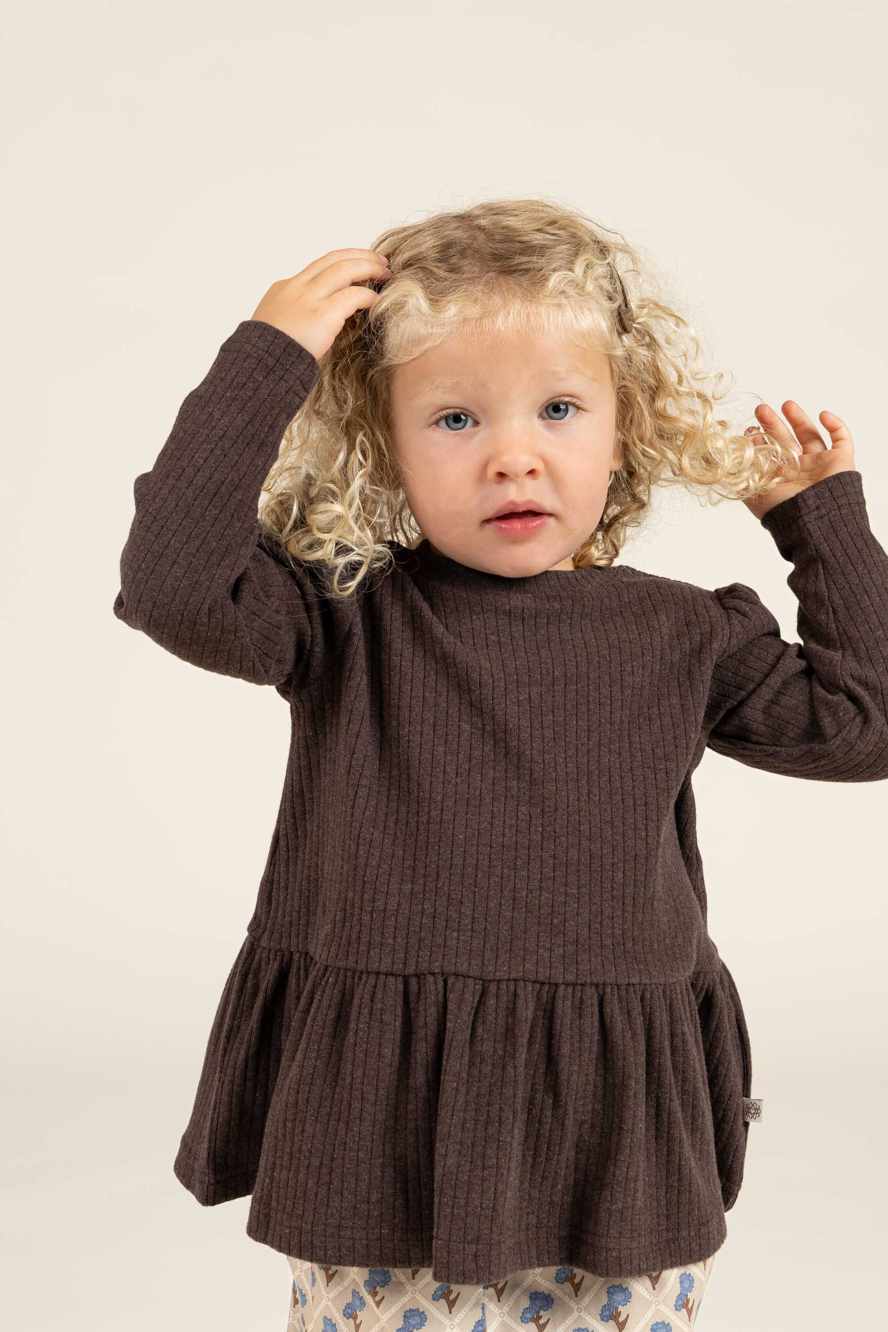 Weiche Ripp-Bluse mit Schößchen - Kids - Chocolate Melange | 100699 Alana