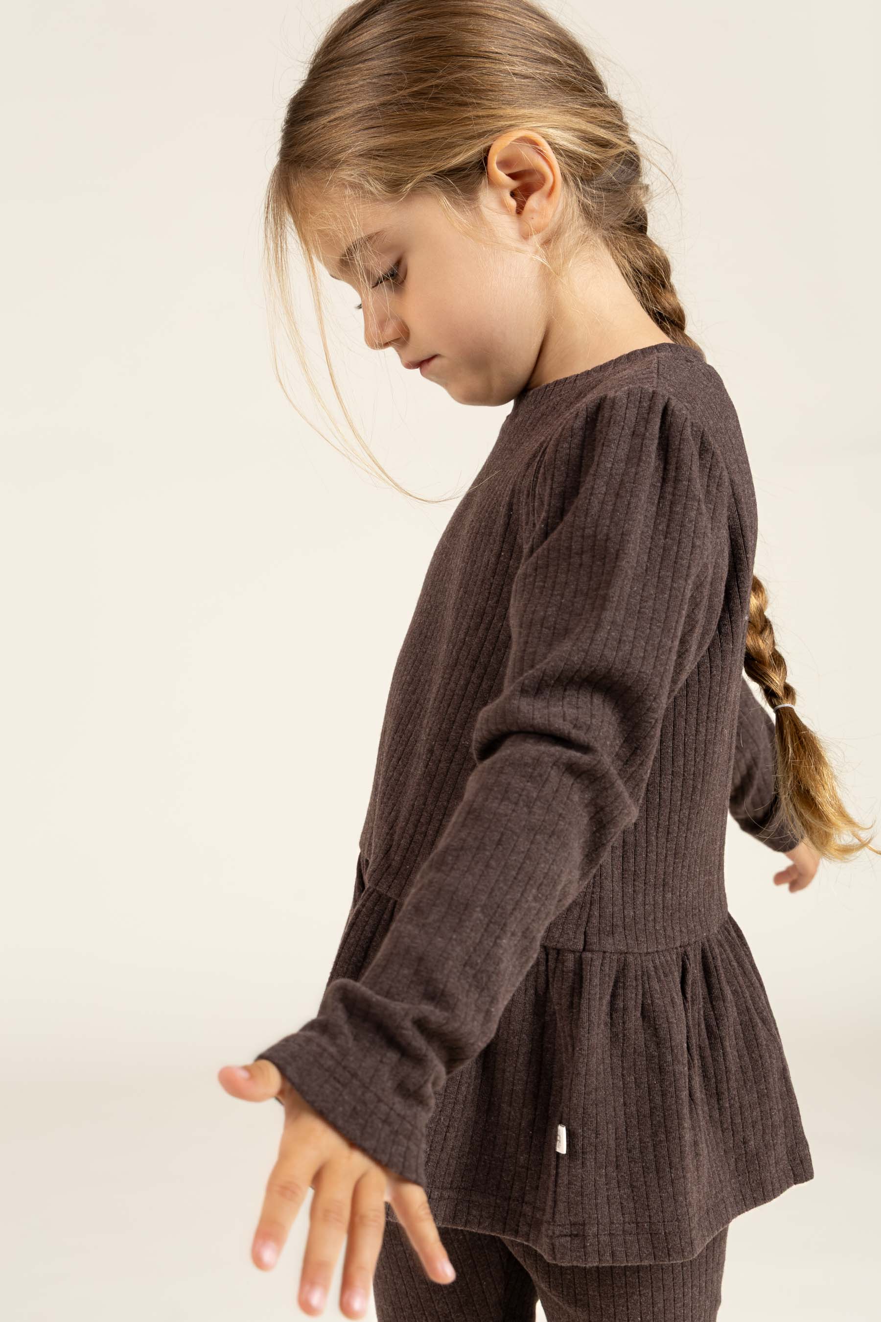 Weiche Ripp-Bluse mit Schößchen - Kids - Chocolate Melange | 100699 Alana