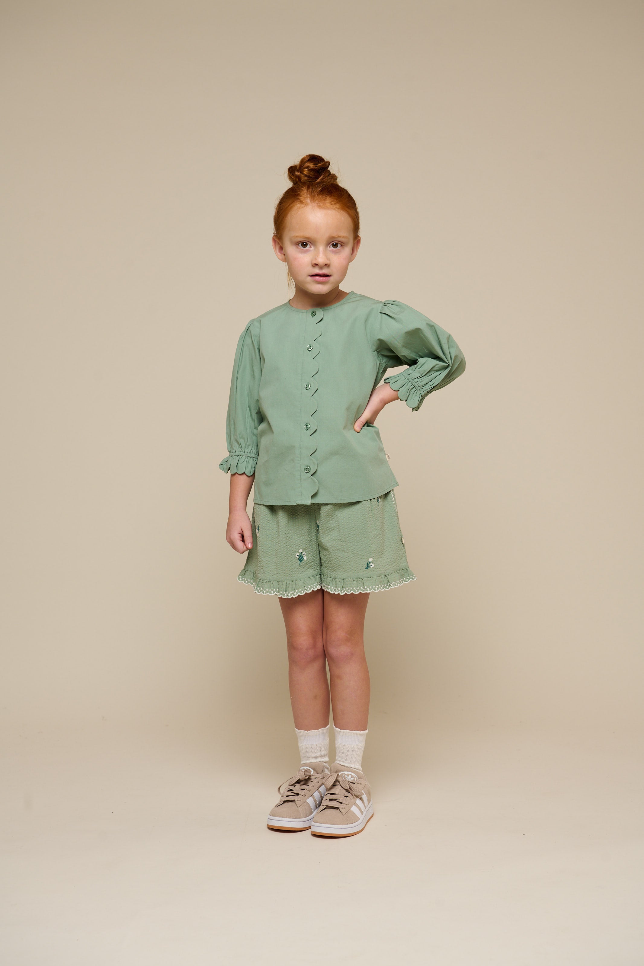 Bestickte Seersucker-Shorts - Tween - Dusty Green | 100985 Nora